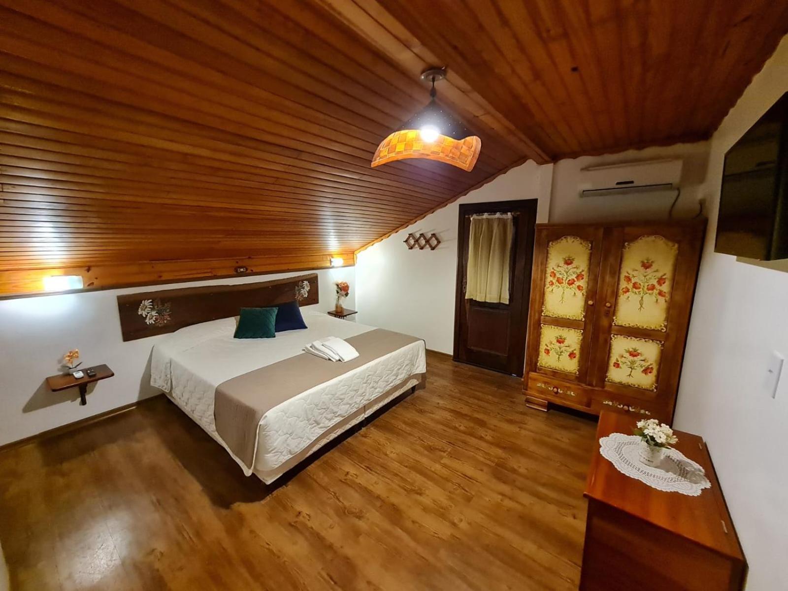 Schneider Hotel